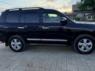 2012 Toyota Land Cruiser 200 Series Рестайлинг 1, чёрный, 2900000 рублей, вид 4