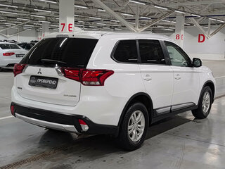 2018 Mitsubishi Outlander III Рестайлинг 2, белый, 1670000 рублей, вид 5