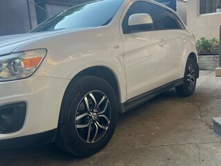 2013 Mitsubishi ASX I Рестайлинг, белый, 1000000 рублей, вид 3
