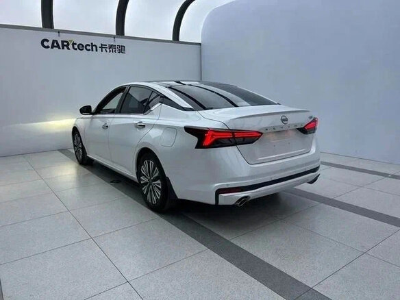 2022 Nissan Altima VI (L34) Рестайлинг, белый, 1610000 рублей - вид 3