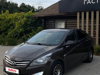 2015 Hyundai Solaris I Рестайлинг, коричневый, 950000 рублей, вид 1