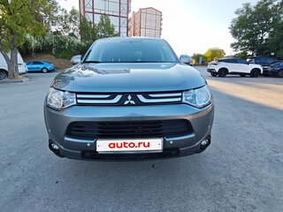 2013 Mitsubishi Outlander III, серый, 1650000 рублей, вид 3