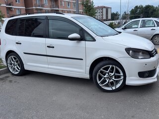 2012 Volkswagen Touran I Рестайлинг 2, белый, 730000 рублей, вид 3