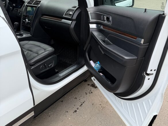 2018 Ford Explorer V Рестайлинг 2, белый, 3000000 рублей - вид 6