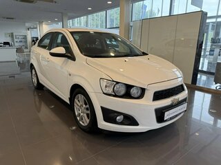 2014 Chevrolet Aveo II, белый, 660000 рублей, вид 3