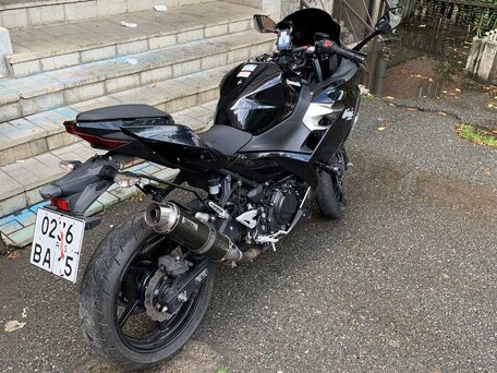 2020 Kawasaki Ninja 400, чёрный, 449000 рублей, вид 4