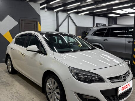 2013 Opel Astra J Рестайлинг, белый, 890000 рублей, вид 1