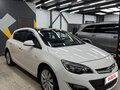 2013 Opel Astra J Рестайлинг, белый, 890000 рублей