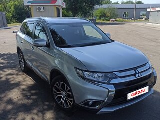 2017 Mitsubishi Outlander III Рестайлинг 2, серебристый, 2000000 рублей, вид 1