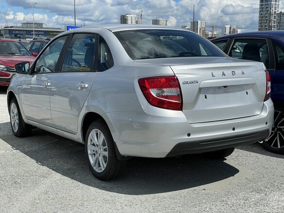 2026 Lada (ВАЗ) Granta I Рестайлинг, серебристый, 1200000 рублей - вид 7