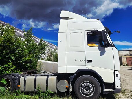 2012 Volvo FH, белый, 3400000 рублей, вид 2