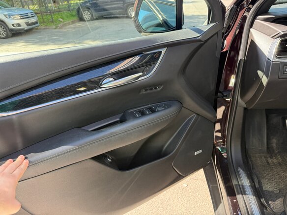 2020 Cadillac XT5 I Рестайлинг, красный, 2950000 рублей - вид 9