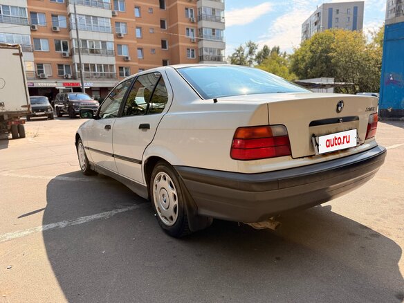 1993 BMW 3 серии 316i III (E36), белый, 320000 рублей - вид 4
