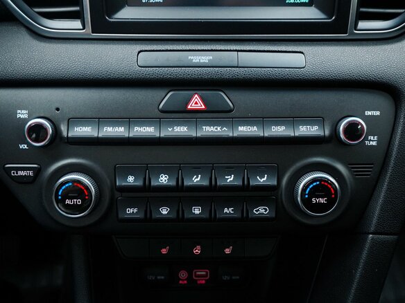2018 Kia Sportage IV Рестайлинг, коричневый, 2179000 рублей - вид 15