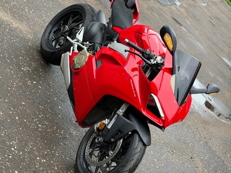 2018 Ducati Panigale V4, красный, 1600000 рублей, вид 2