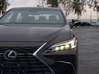 2025 Lexus ES 200 VII Рестайлинг 2, серый, 4910000 рублей, вид 5