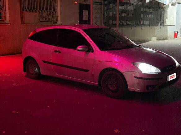 2001 Ford Focus I Рестайлинг, серебристый, 200000 рублей - вид 2