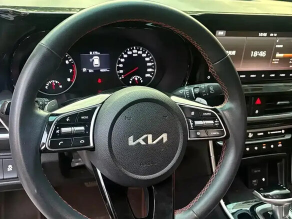2022 Kia KX3, белый, 1690000 рублей - вид 10