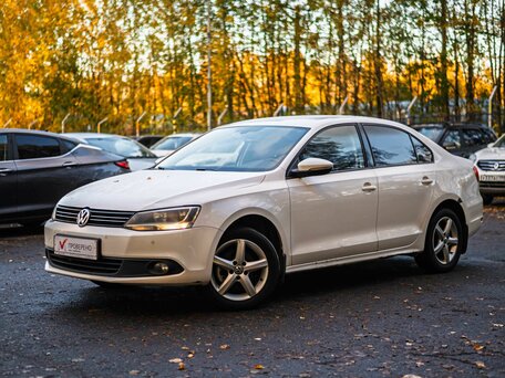2014 Volkswagen Jetta VI Рестайлинг, белый, 899000 рублей, вид 1