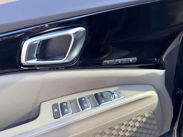 2025 Kia Carnival IV Рестайлинг, чёрный, 5900000 рублей - вид 5