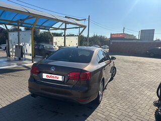 2012 Volkswagen Jetta VI, коричневый, 900000 рублей, вид 3