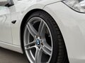 2009 BMW 3 серии 320i V (E90/E91/E92/E93), белый, 1200000 рублей - вид 5