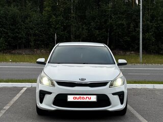 2017 Kia Rio IV, белый, 1100000 рублей, вид 5