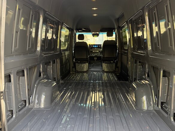 2022 Mercedes-Benz Sprinter, серый, 8000000 рублей - вид 11