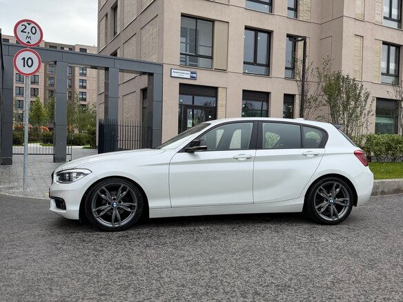 2017 BMW 1 серии 118i II (F20/F21) Рестайлинг 2, белый - вид 2