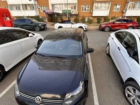2013 Volkswagen Polo V, чёрный, 580000 рублей, вид 3