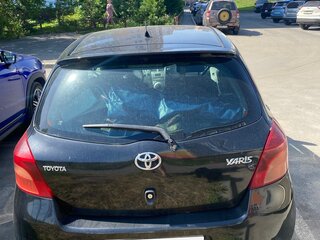 2007 Toyota Yaris II, чёрный, 450000 рублей, вид 2