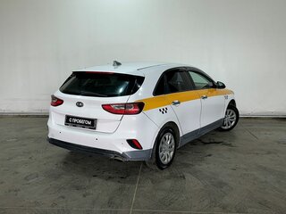 2018 Kia Ceed III, серебристый, 700000 рублей, вид 4