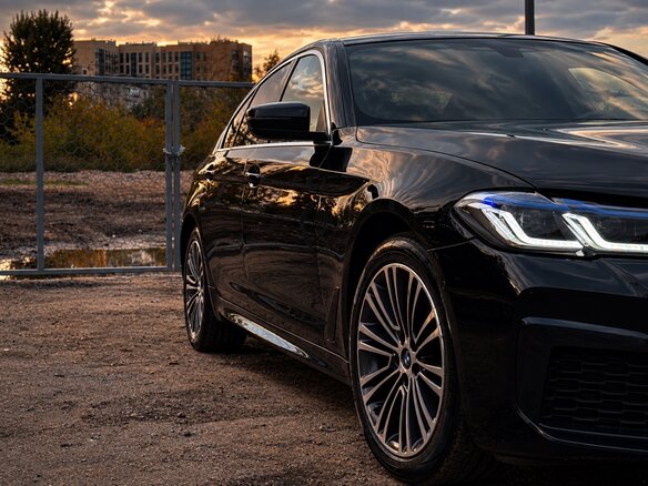 2019 BMW 5 серии 520d xDrive VII (G30/G31/G38), чёрный, 2300000 рублей - вид 9
