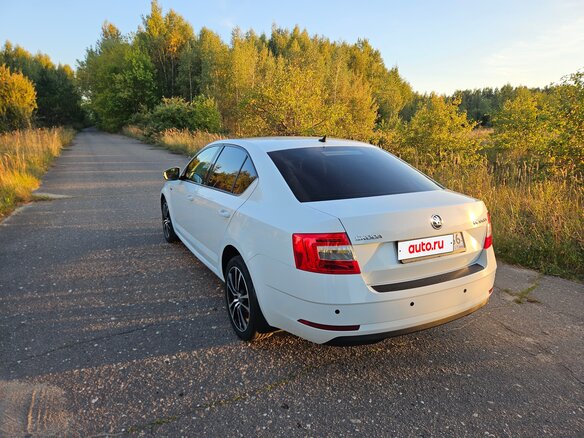 2018 Skoda Octavia III (A7) Рестайлинг, белый, 1350000 рублей - вид 3