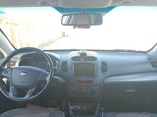 2013 Kia Sorento II Рестайлинг, белый, 1515000 рублей, вид 5