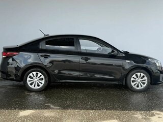 2020 Kia Rio IV, чёрный, 1200000 рублей, вид 4