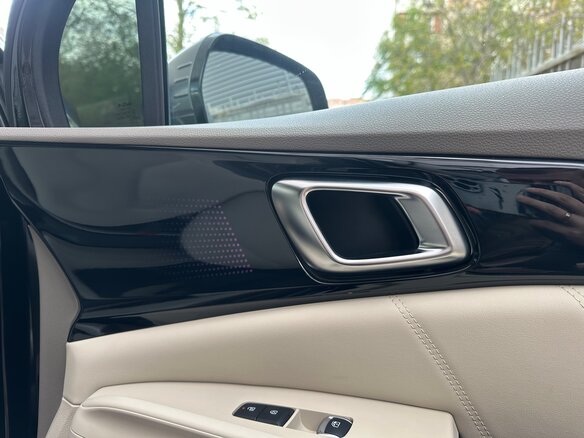 2024 Kia Carnival IV Рестайлинг, чёрный, 6500000 рублей - вид 11