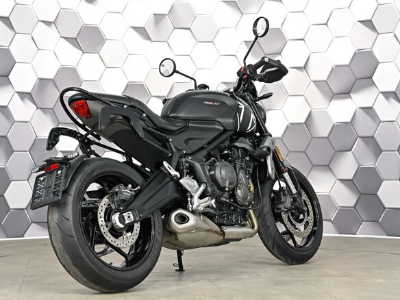 2022 Triumph Trident 660, чёрный, 727000 рублей - вид 6