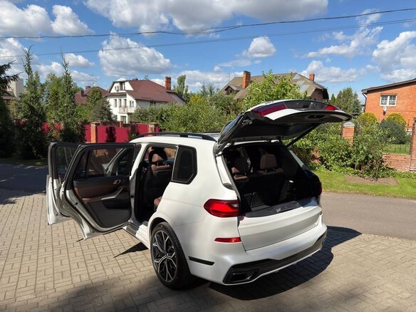 2020 BMW X7 30d I (G07), белый, 7300000 рублей - вид 17
