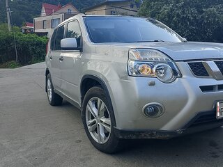 2011 Nissan X-Trail II Рестайлинг, серебристый, 600000 рублей, вид 2