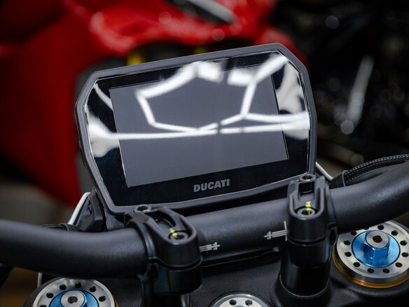 2026 Ducati Hypermotard, белый, 2650000 рублей - вид 12