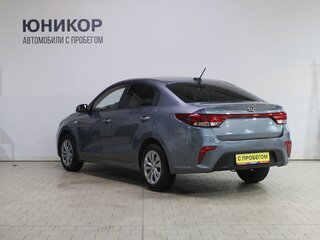 2020 Kia Rio IV, серый, 1439000 рублей, вид 4