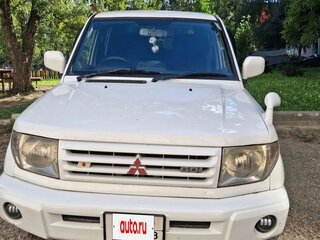 1999 Mitsubishi Pajero iO, белый, 520000 рублей, вид 1