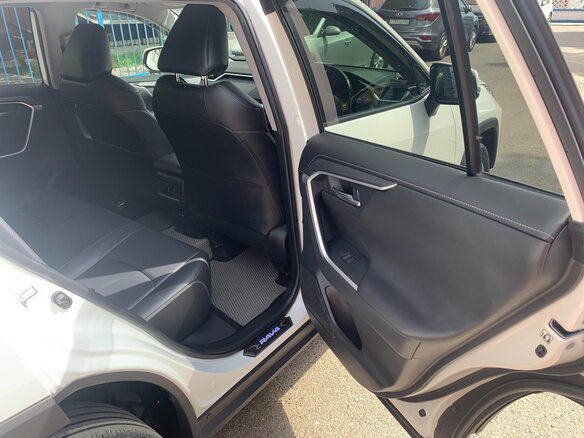 2019 Toyota RAV4 V (XA50), белый, 3500000 рублей - вид 14