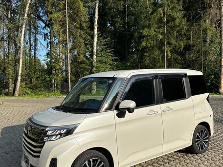 2021 Toyota Roomy I Рестайлинг, белый, 1070000 рублей, вид 5