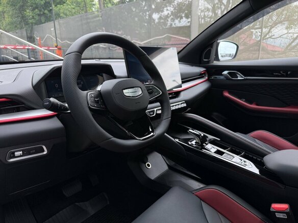 2026 Geely Coolray I Рестайлинг 2, белый - вид 16