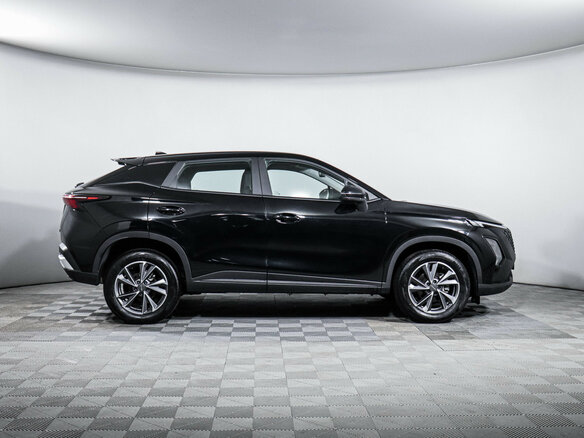 2024 Omoda C5 I Рестайлинг, чёрный, 1825000 рублей - вид 3