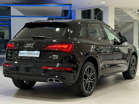 2025 Audi Q5 L 45 TFSI II (FY) Рестайлинг, чёрный, 5720000 рублей, вид 4
