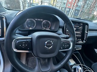 2021 Volvo XC40 I, белый, 3890000 рублей, вид 4