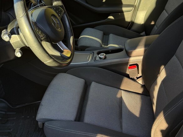 2017 Mercedes-Benz GLA 200 I (X156), белый - вид 5